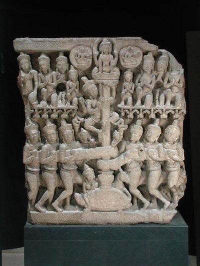 Linteau représentant le barattage de la mer de lait - Cambodian School